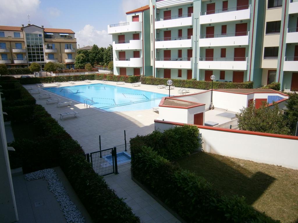 Residence Roberta Con Piscina - Agenzia Cocal Caorle Quarto foto